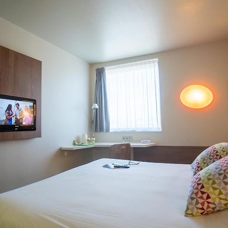 Campanile Carcassonne Est - La Cite Hotel Екстериор снимка