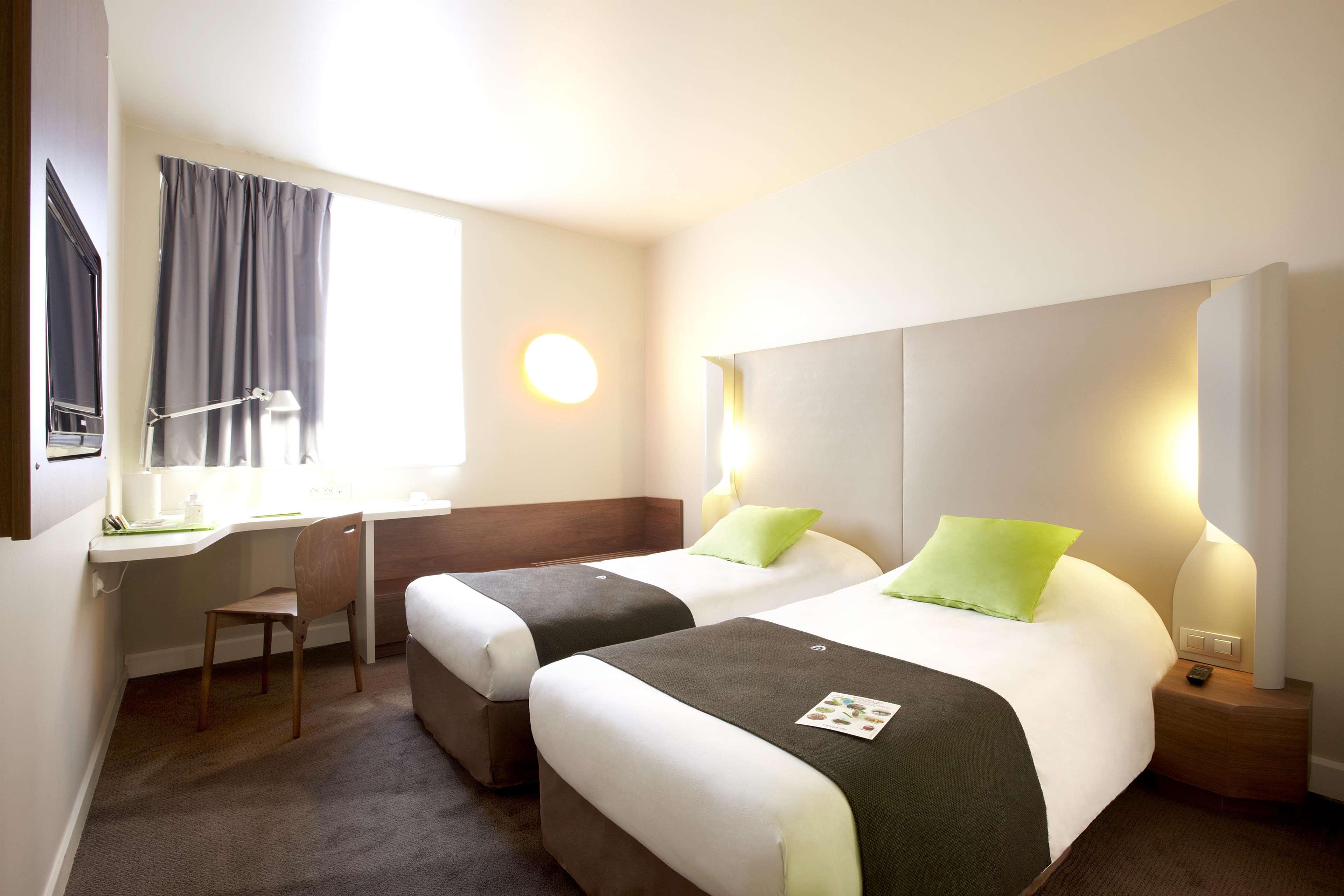 Campanile Carcassonne Est - La Cite Hotel Екстериор снимка