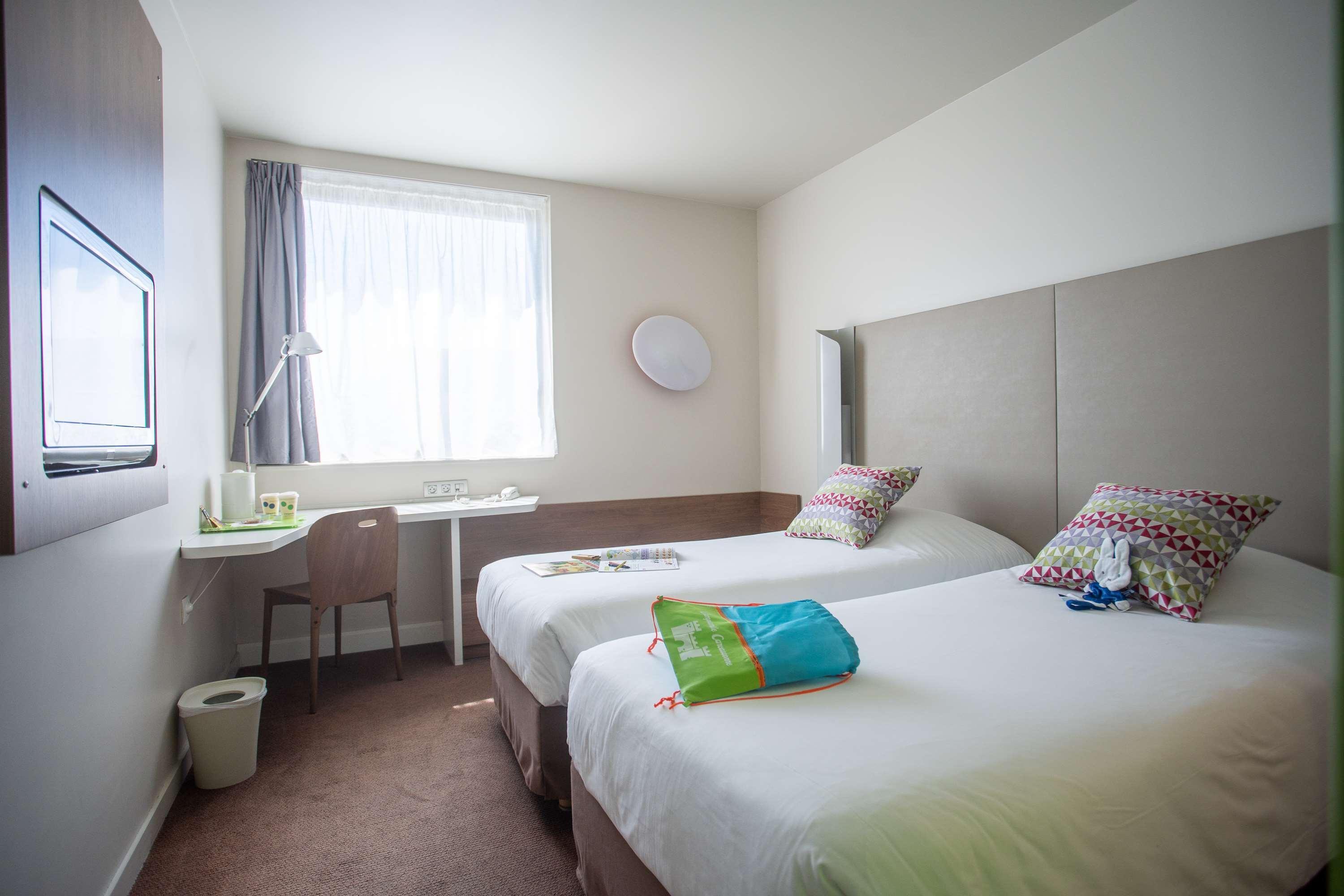 Campanile Carcassonne Est - La Cite Hotel Екстериор снимка