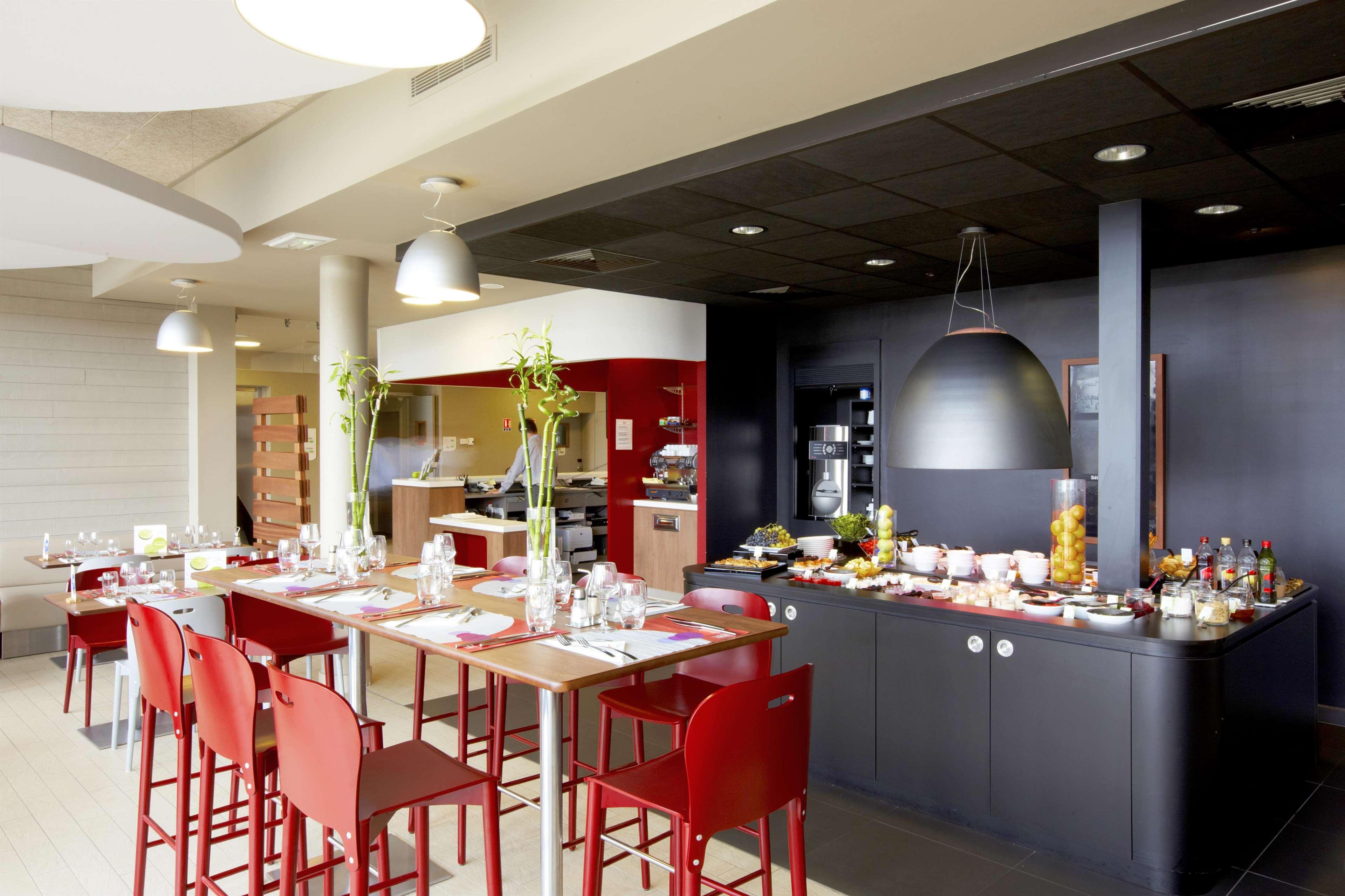 Campanile Carcassonne Est - La Cite Hotel Екстериор снимка