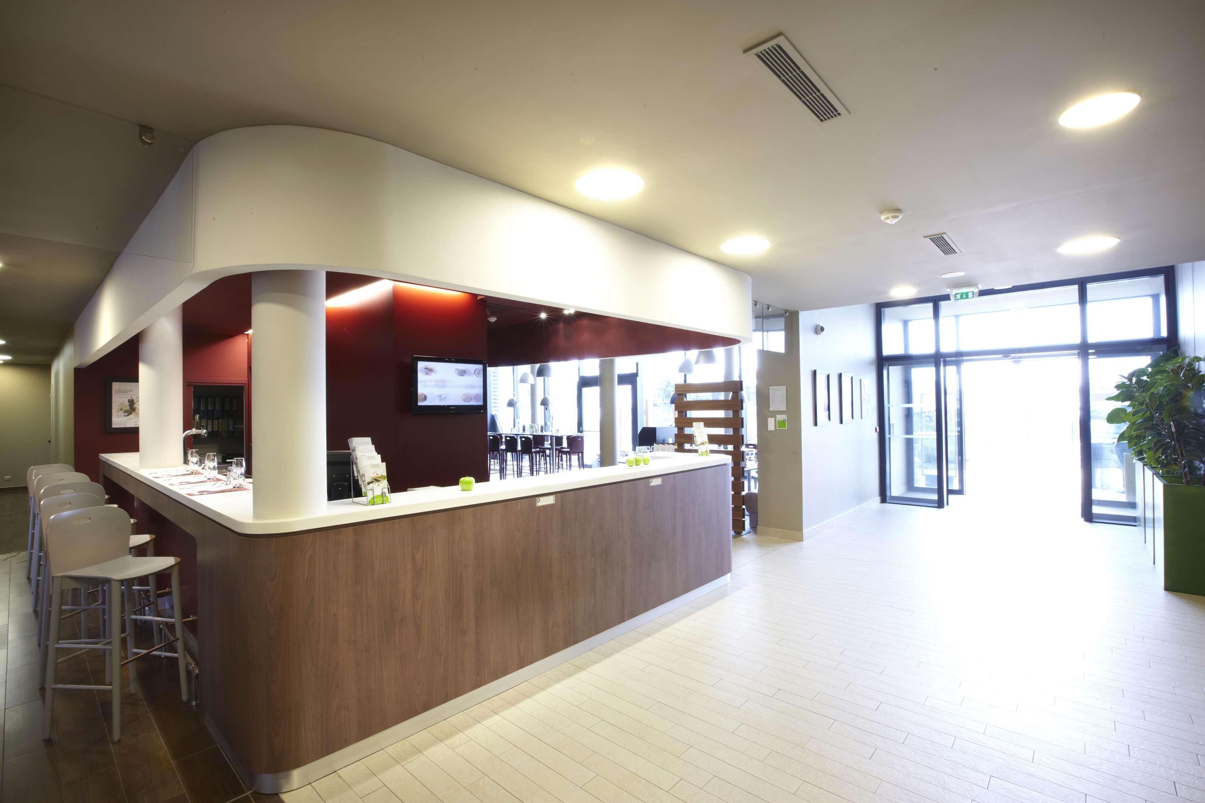 Campanile Carcassonne Est - La Cite Hotel Екстериор снимка