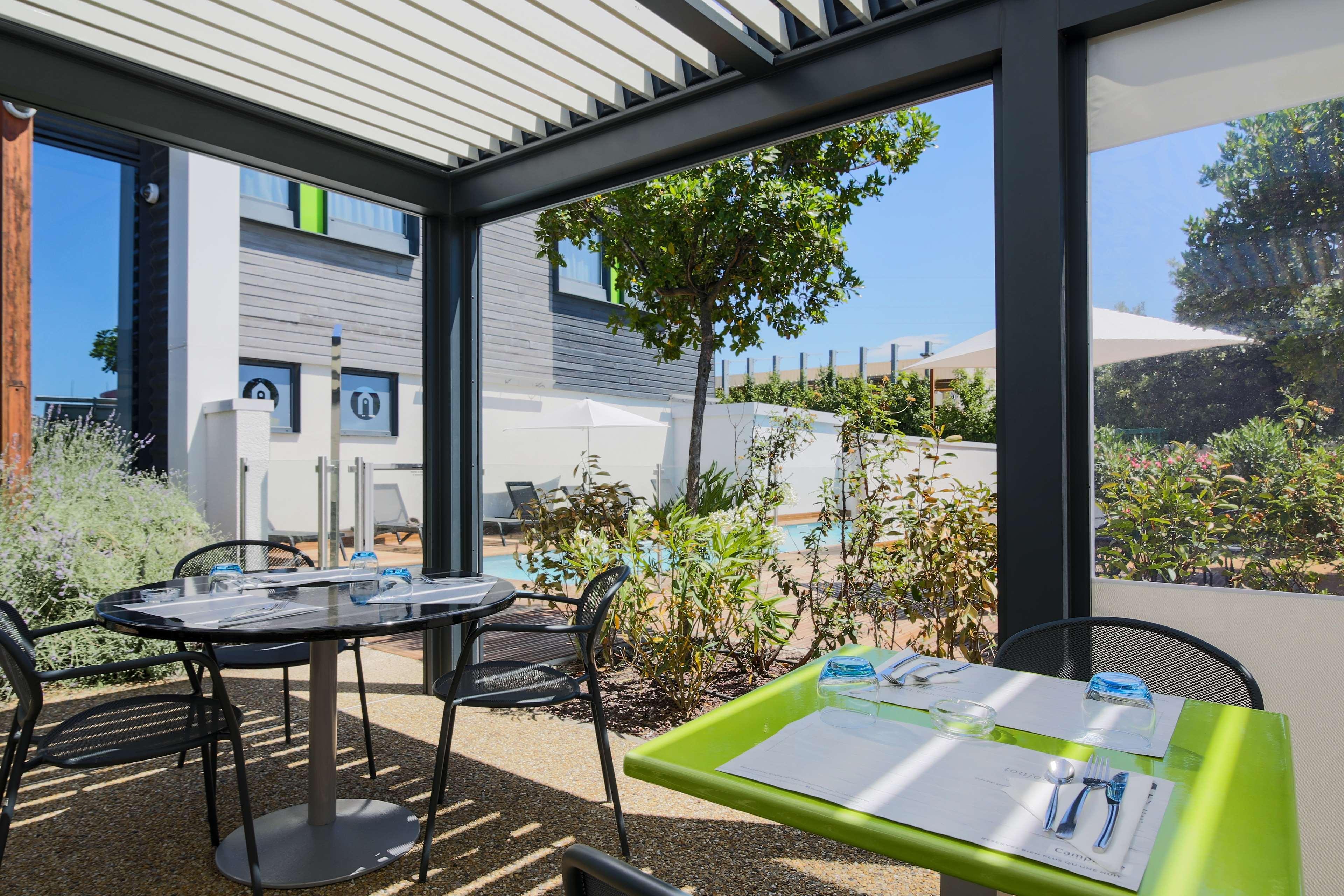 Campanile Carcassonne Est - La Cite Hotel Екстериор снимка