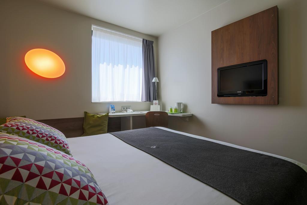 Campanile Carcassonne Est - La Cite Hotel Екстериор снимка